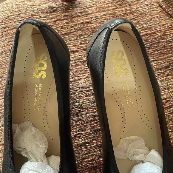SAS Women's Black Chiunky Pumps- 1 1/4 Inch Heels. NWOT. Size 7WW. - Picture 3 of 12